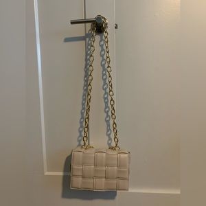Cream crossbody/ shoulder purse. NWT.